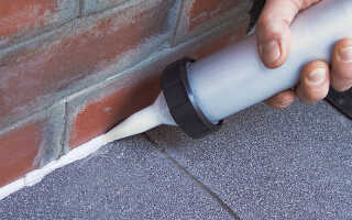 В помощь домашнему мастеру: удаление герметика с плитки