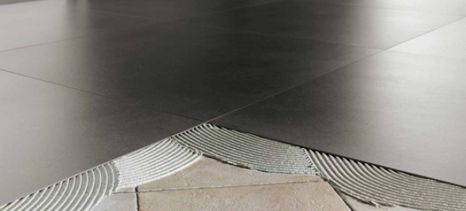 Как приклеить плитку на другую плитку: целесообразность действия, технология операции