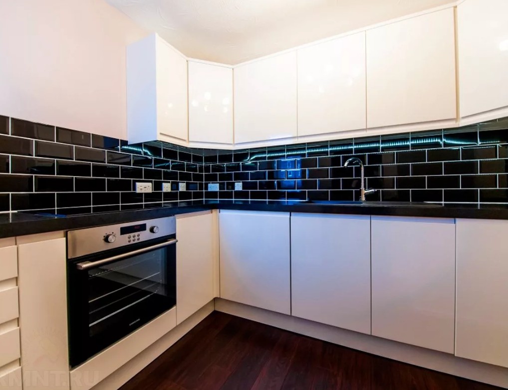 Фартук на кухню из Черной плитки5