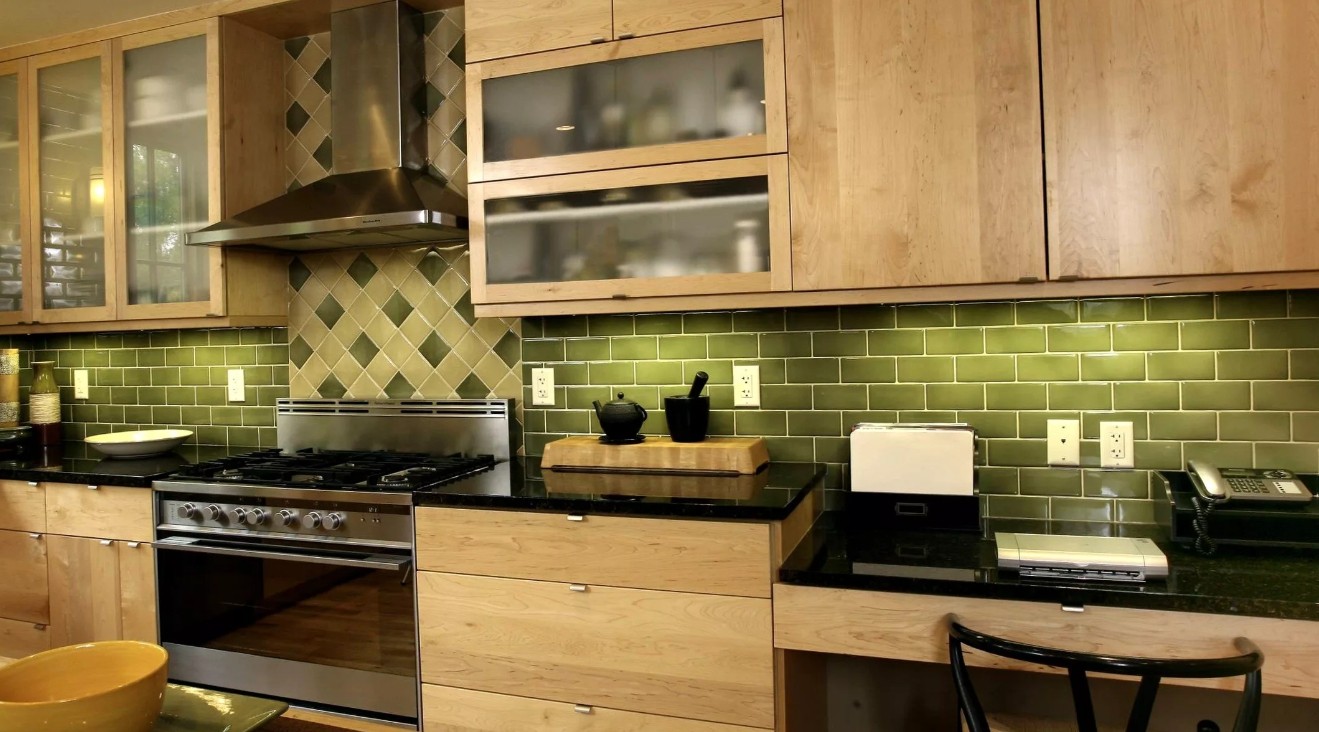 Фартук на кухню из Зеленой плитки4
