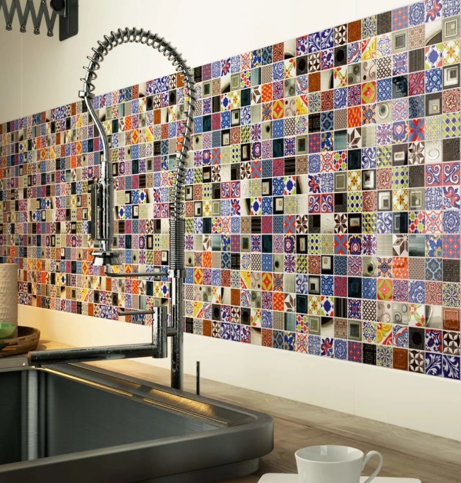 Керамическая мозаика на стене2