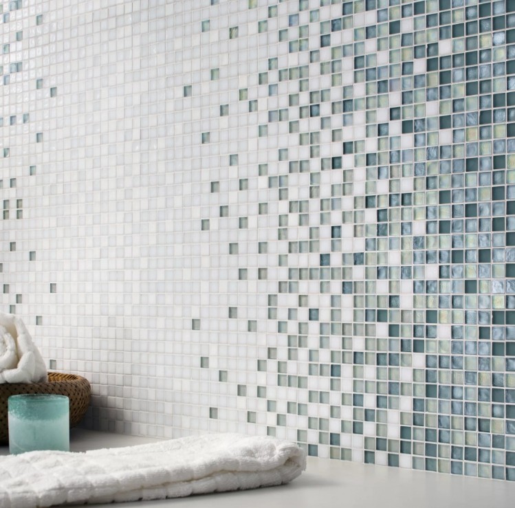 Керамическая мозаика на стене5