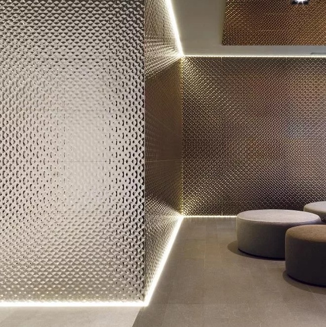 Металлическая мозаика на стене2