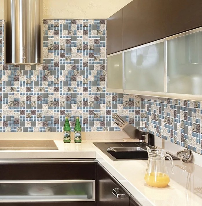 Мозаика на стене на кухне