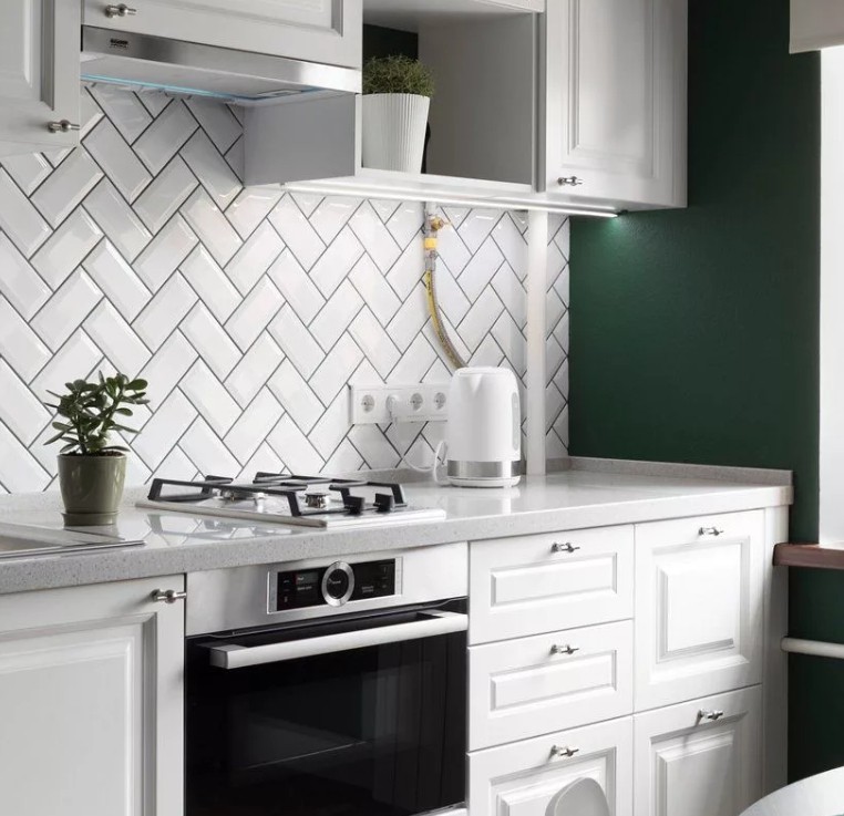 Плитка ёлочкой на фартук5