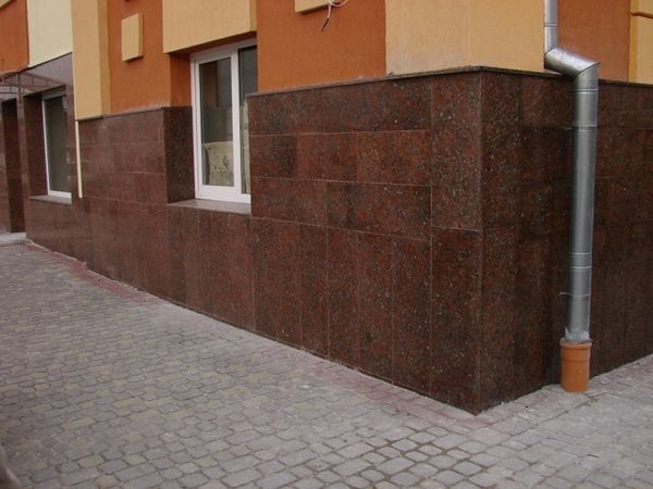 облицованный цоколь